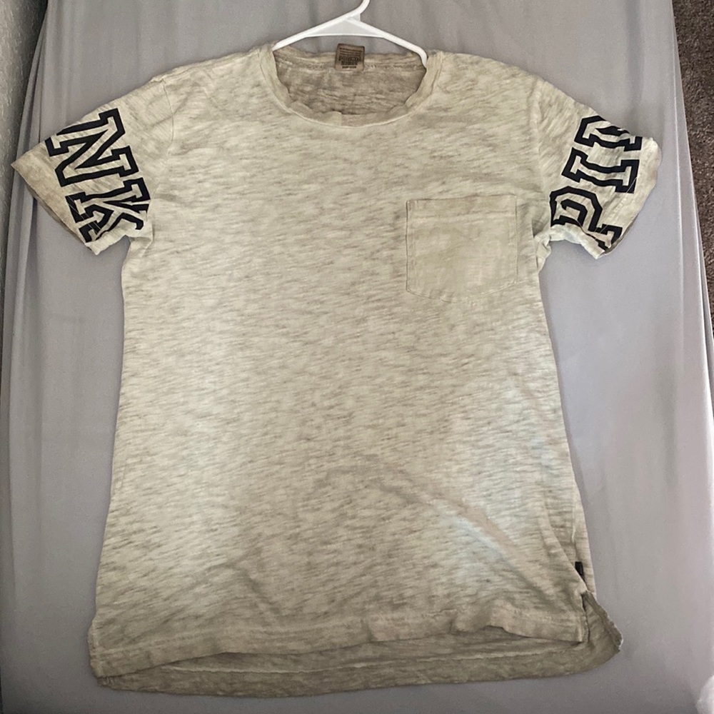 Pink t shirt